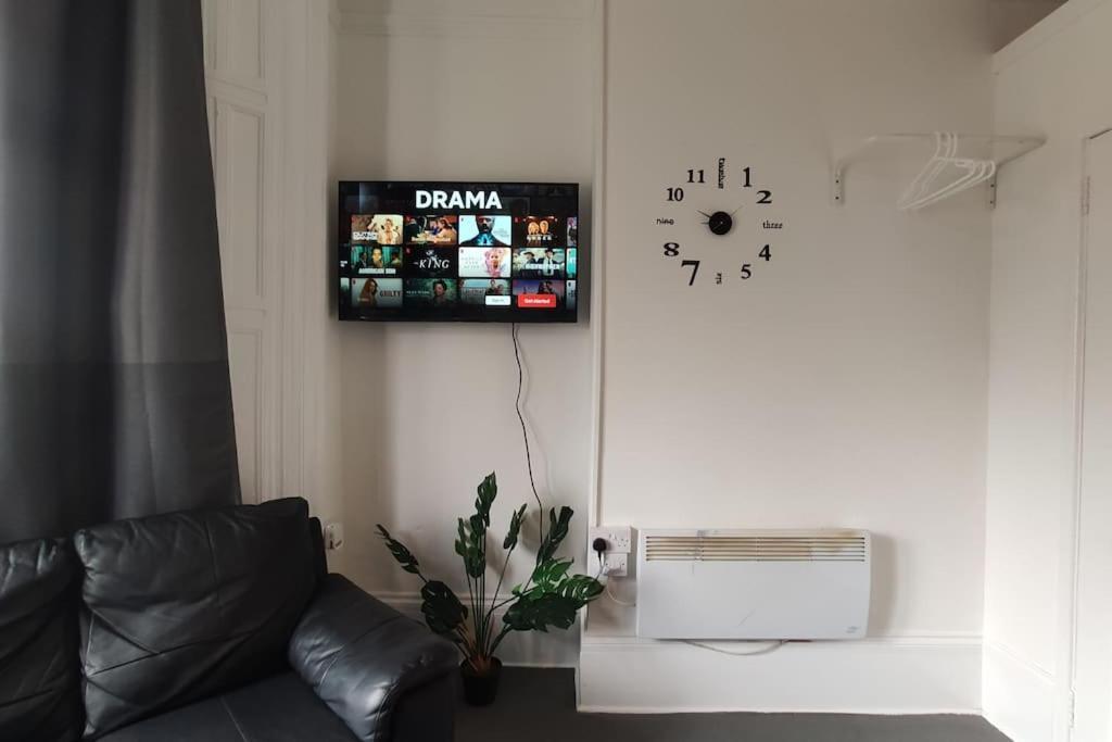 1 Bedroom Studio In A Supurb Area Of คาร์ดิฟฟ์ ภายนอก รูปภาพ